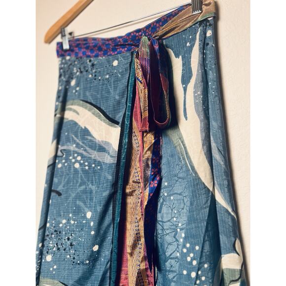 Recycled 100% Silk Long Maxi Wrap Skirt Free Size Blue Abstract Print Gypsy Boho - Picture 2 of 7
